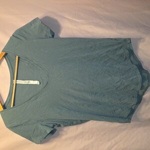 Lululemon Blue Short Sleeve Tee Womens Size 6 (Candice #15)